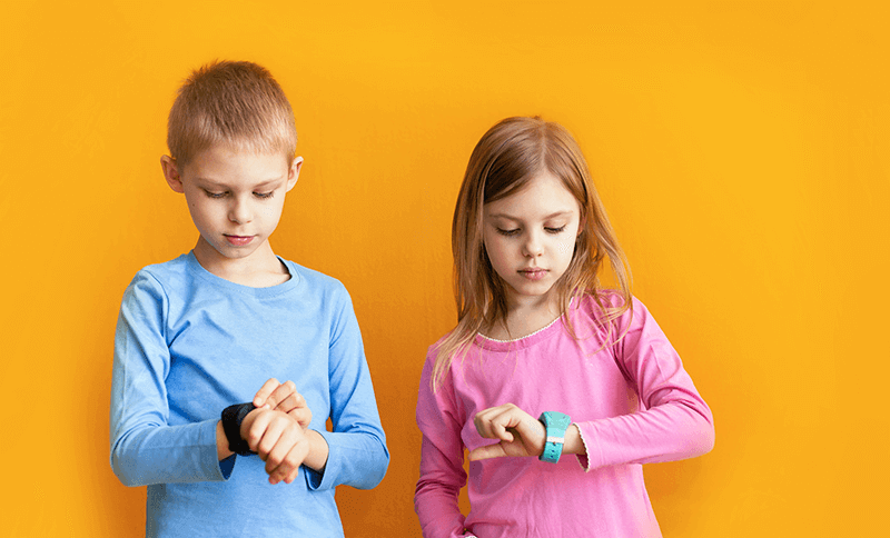 hijos con smartwatch